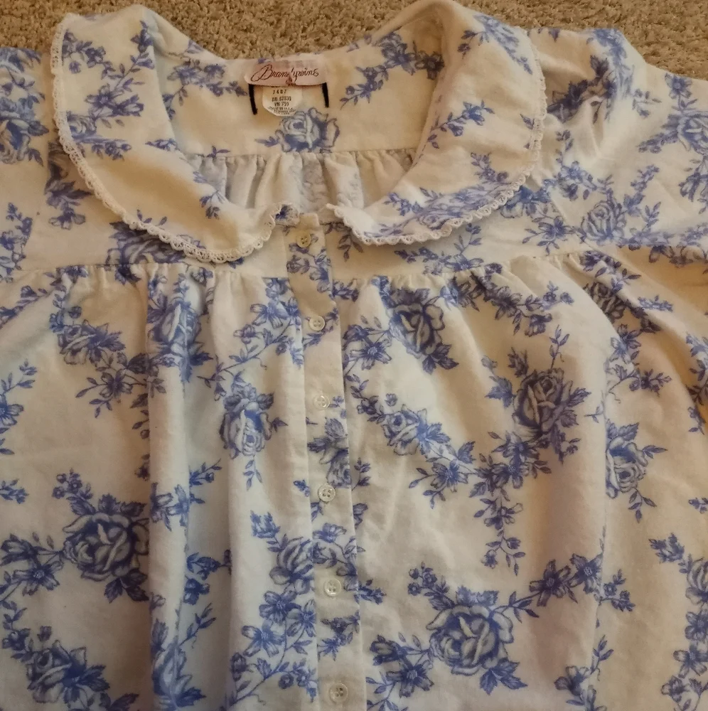 VTG Brandywine Nightgown - Picture 4 of 7